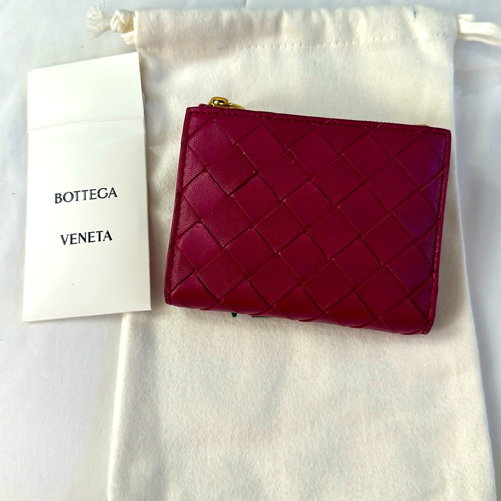 Bottega Veneta Intrecciato Bi-Fold Wallet